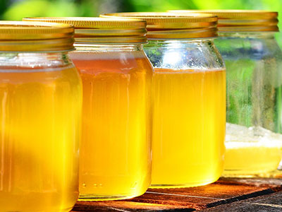 Krystalizace, ztekucování a skladování medu